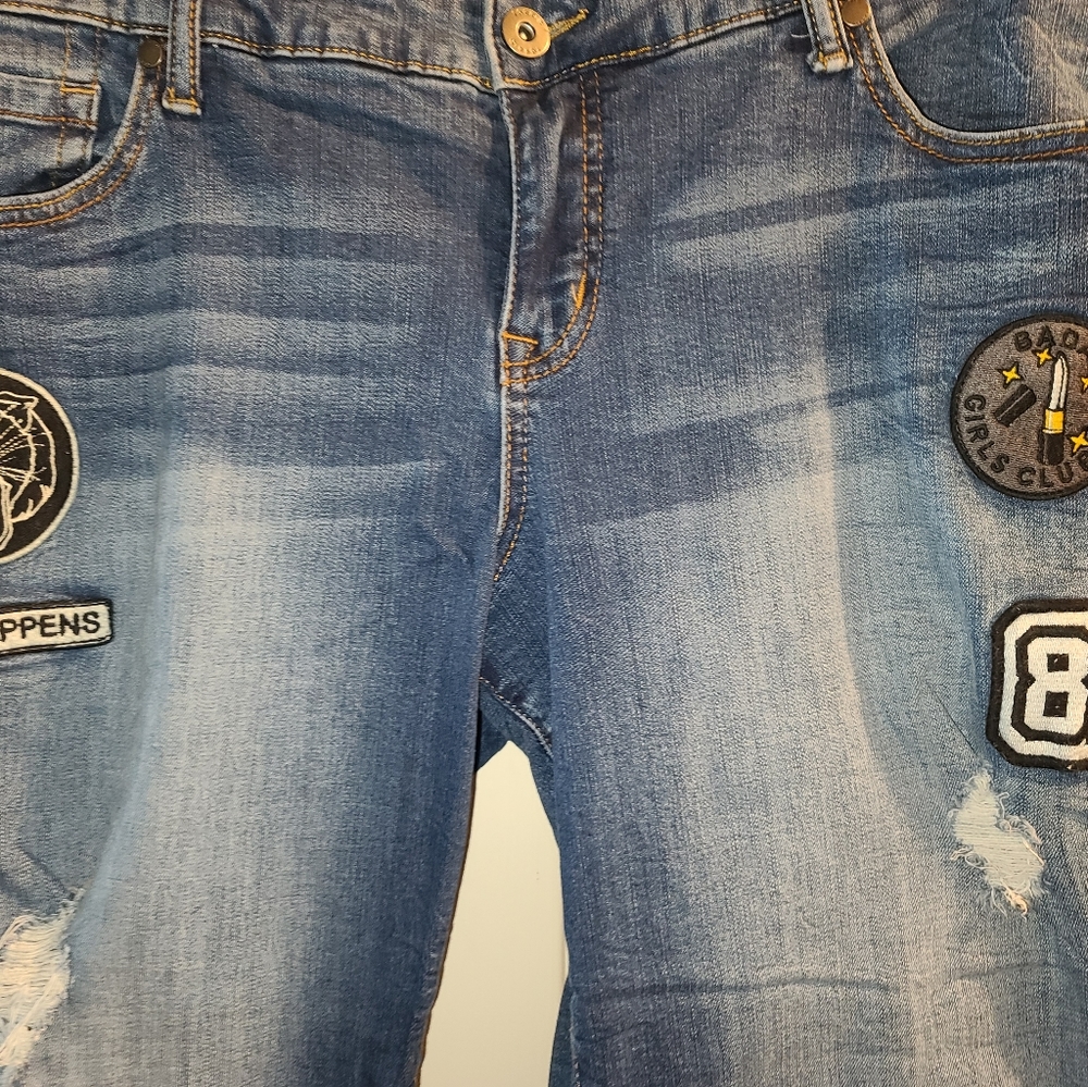 Jean Capris - Picture 2 of 4